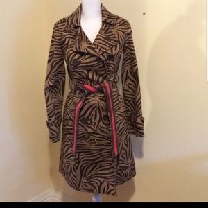 Trench Coat with an animal print ⬇️PRICE DROP⬇️